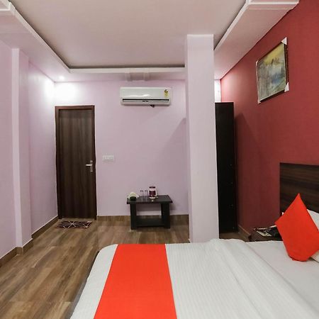 Hotel O Red Velvet Rooms & Banquet Faridabad Εξωτερικό φωτογραφία