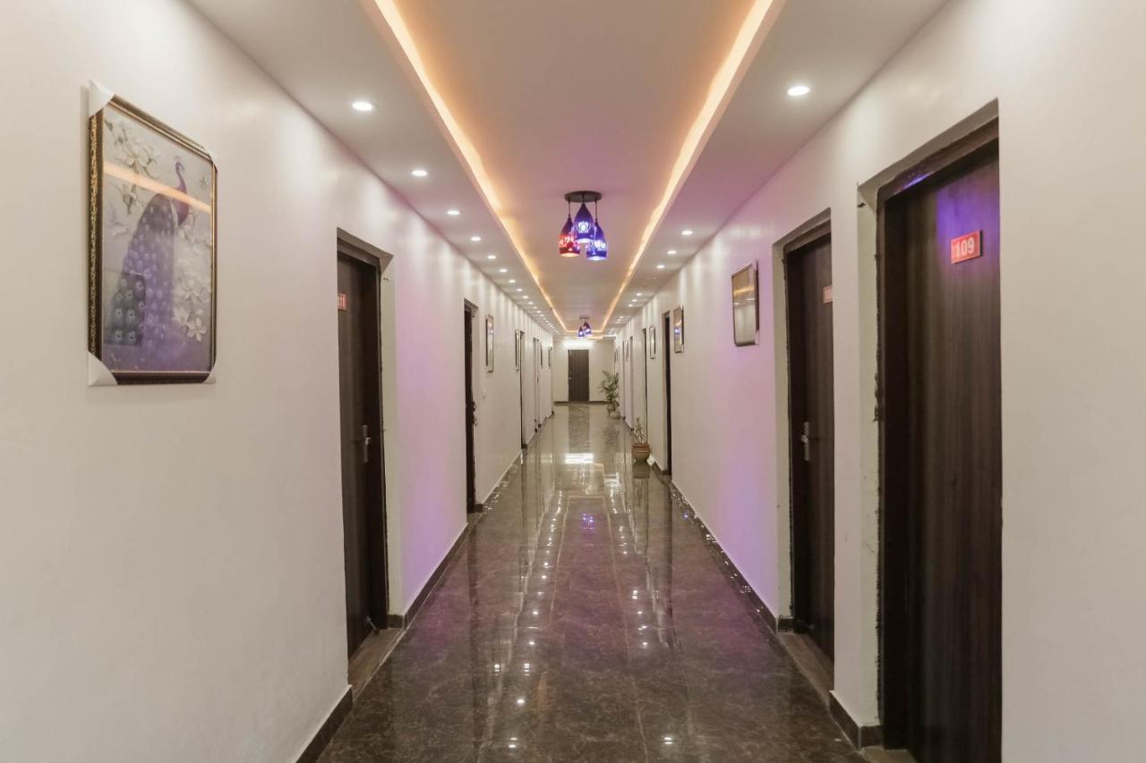 Hotel O Red Velvet Rooms & Banquet Faridabad Εξωτερικό φωτογραφία