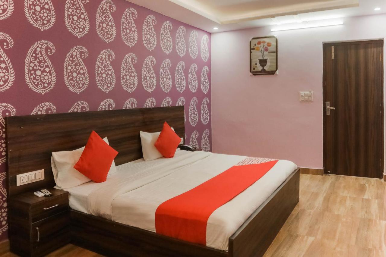 Hotel O Red Velvet Rooms & Banquet Faridabad Εξωτερικό φωτογραφία