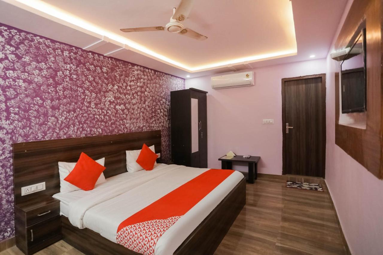 Hotel O Red Velvet Rooms & Banquet Faridabad Εξωτερικό φωτογραφία