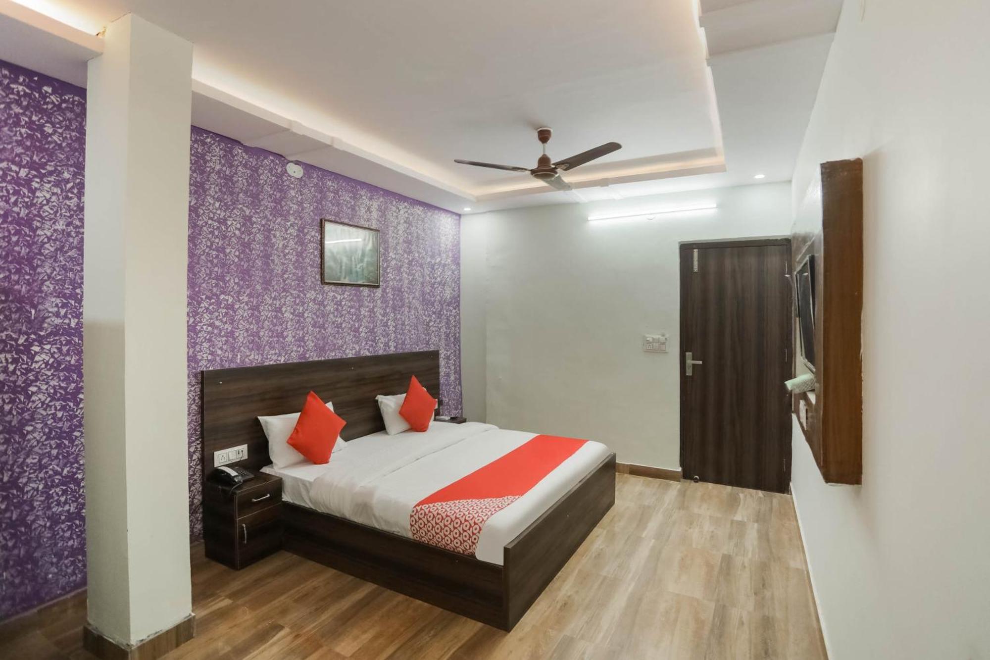 Hotel O Red Velvet Rooms & Banquet Faridabad Εξωτερικό φωτογραφία