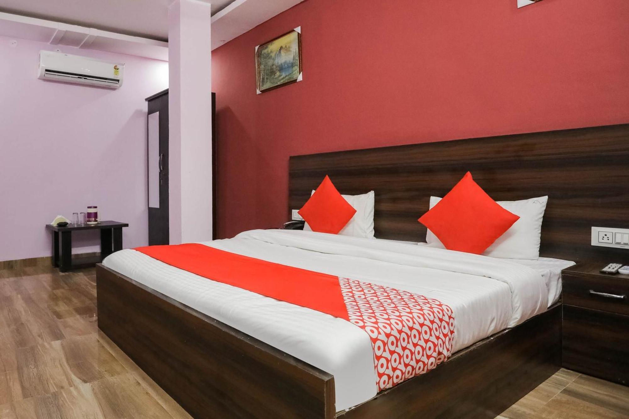 Hotel O Red Velvet Rooms & Banquet Faridabad Εξωτερικό φωτογραφία