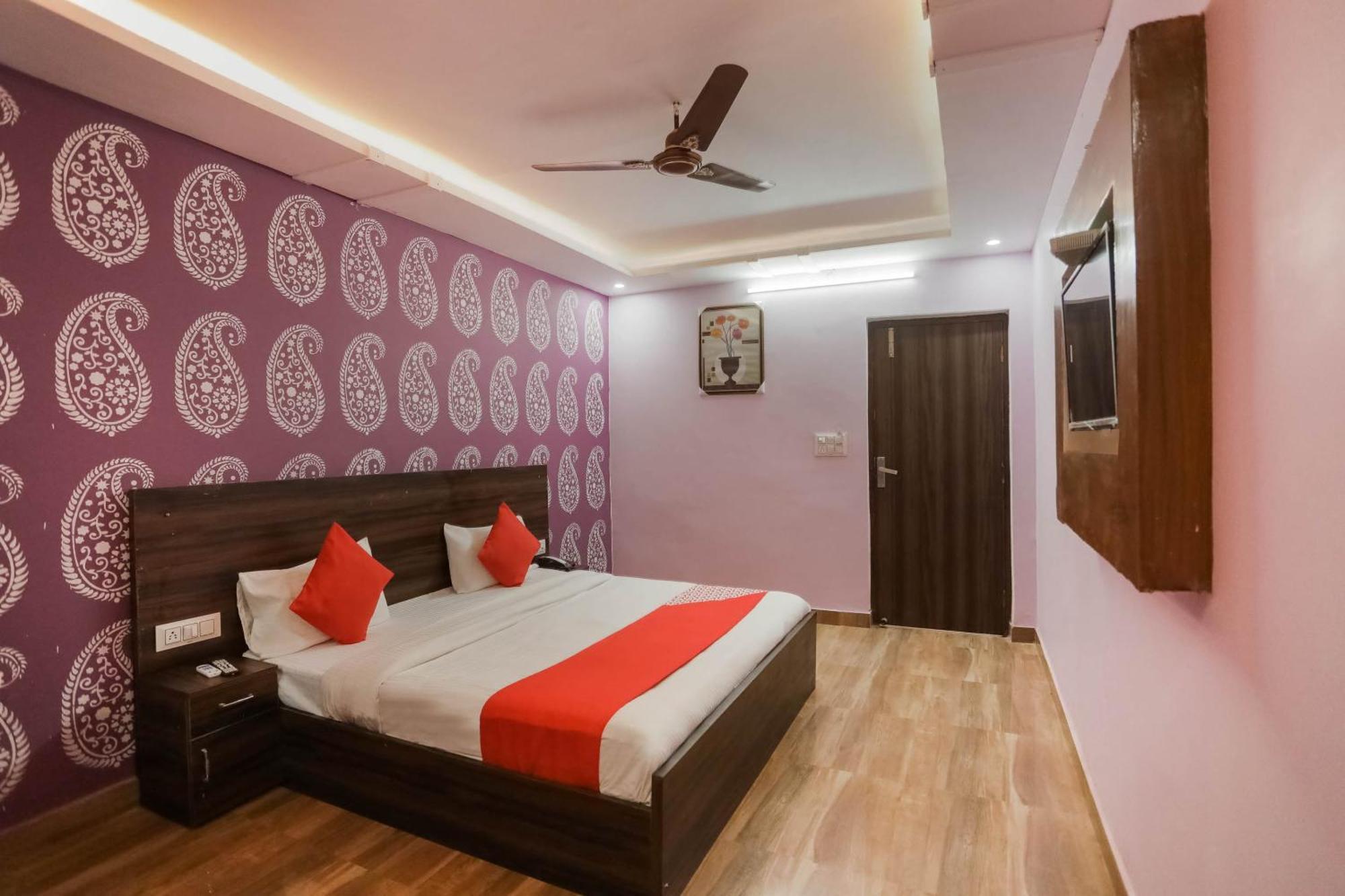 Hotel O Red Velvet Rooms & Banquet Faridabad Εξωτερικό φωτογραφία