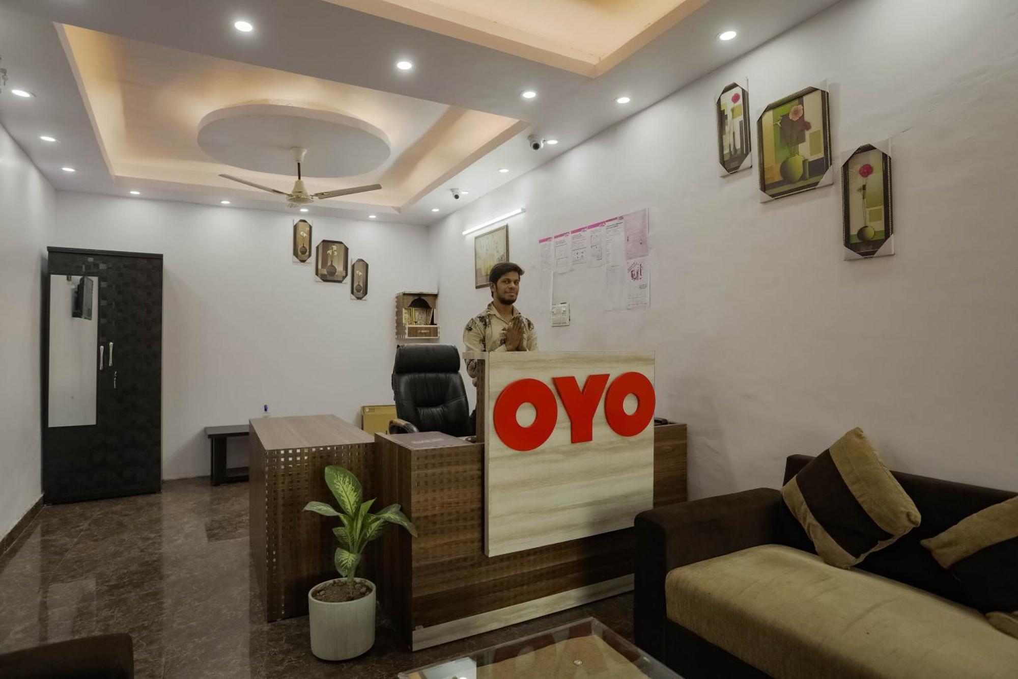 Hotel O Red Velvet Rooms & Banquet Faridabad Εξωτερικό φωτογραφία