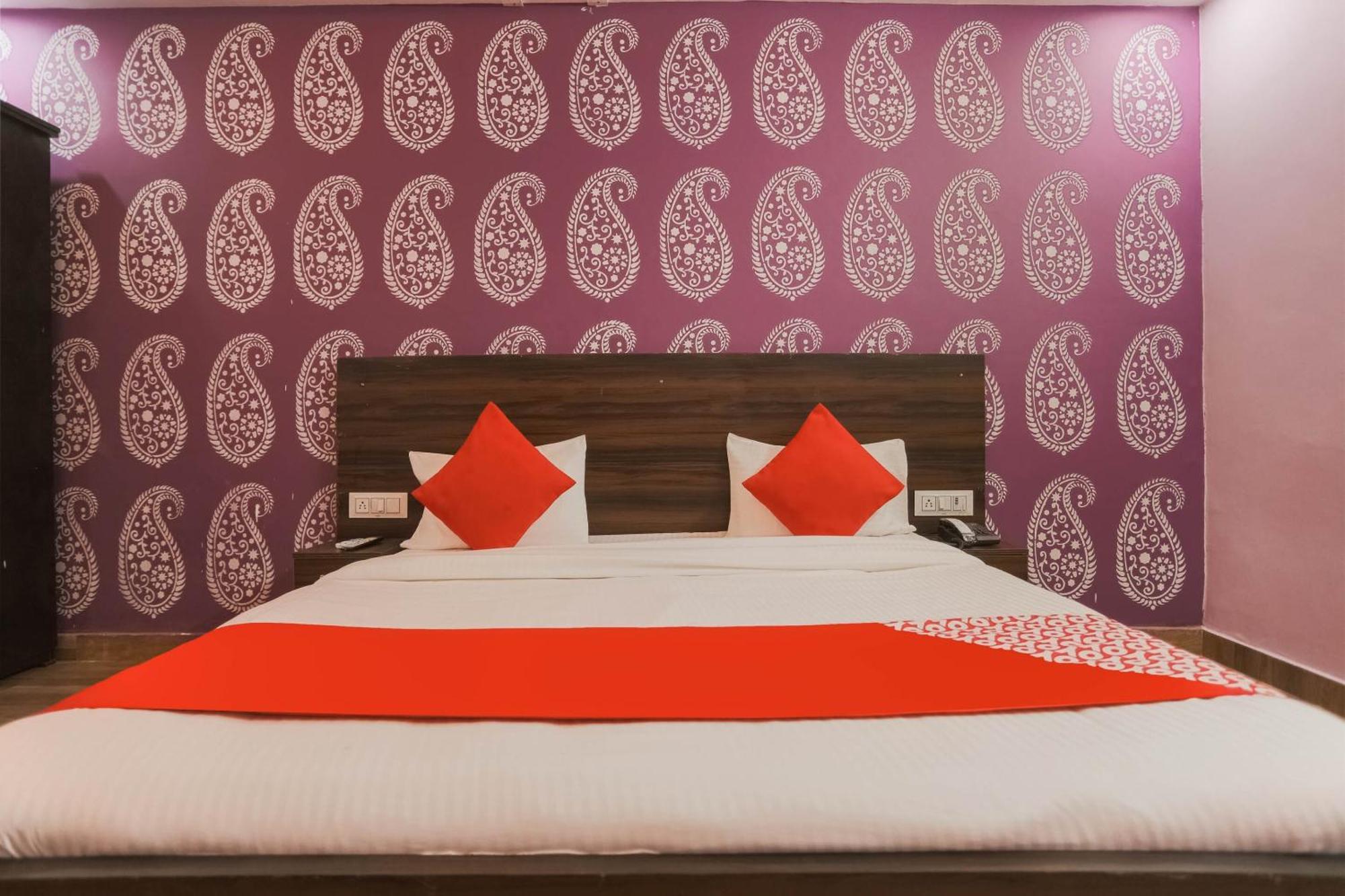 Hotel O Red Velvet Rooms & Banquet Faridabad Εξωτερικό φωτογραφία