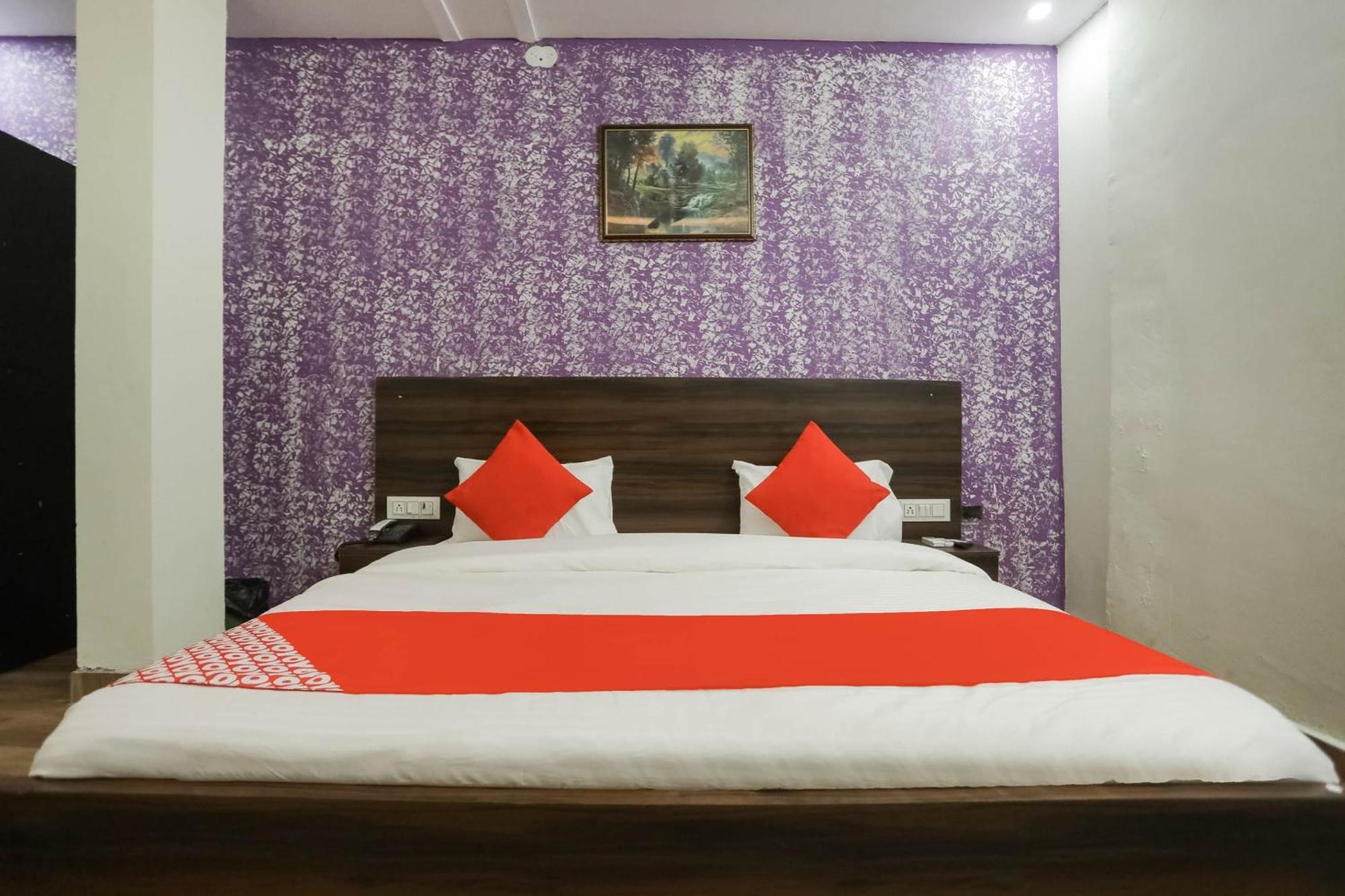 Hotel O Red Velvet Rooms & Banquet Faridabad Εξωτερικό φωτογραφία