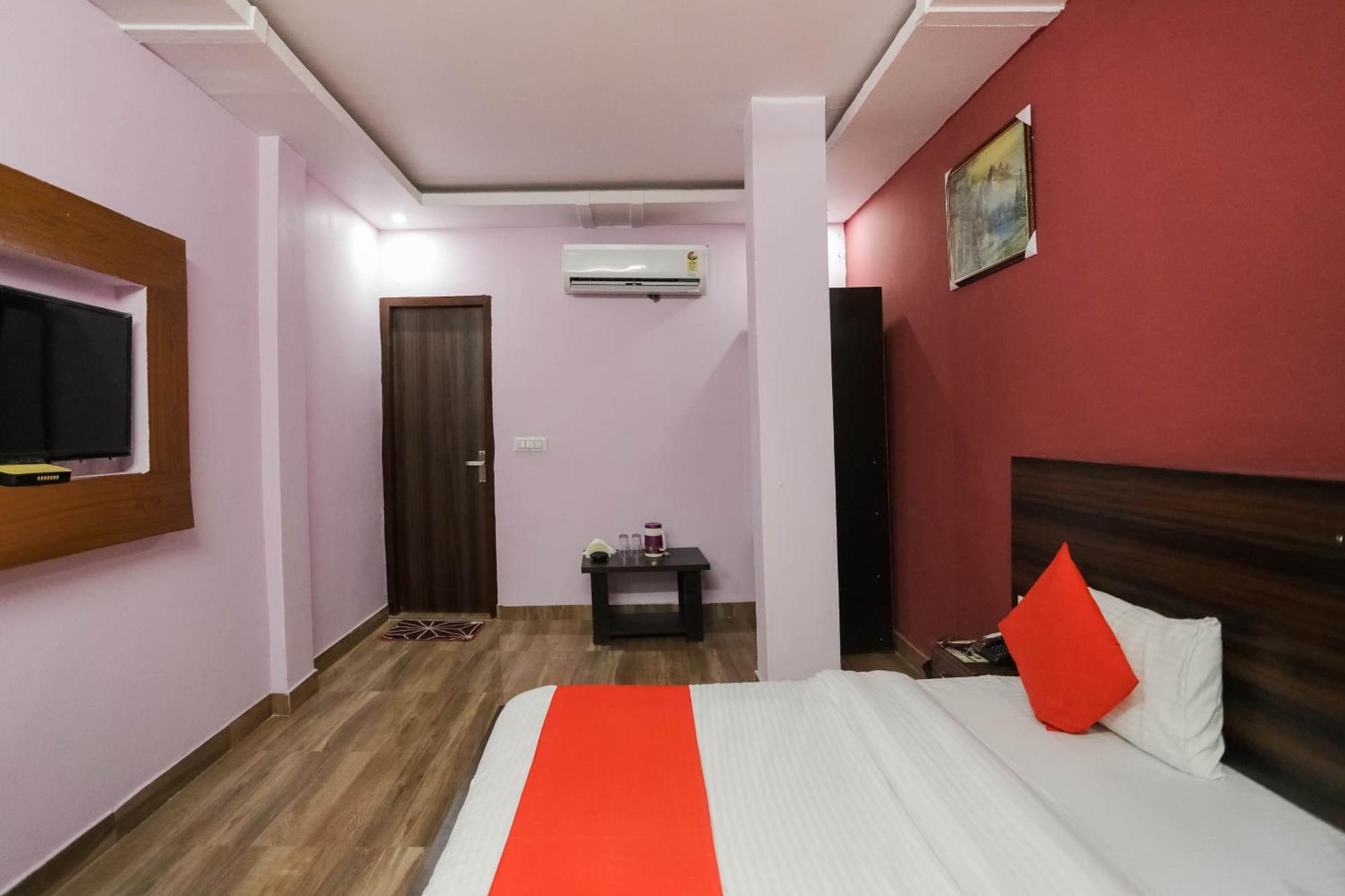 Hotel O Red Velvet Rooms & Banquet Faridabad Εξωτερικό φωτογραφία