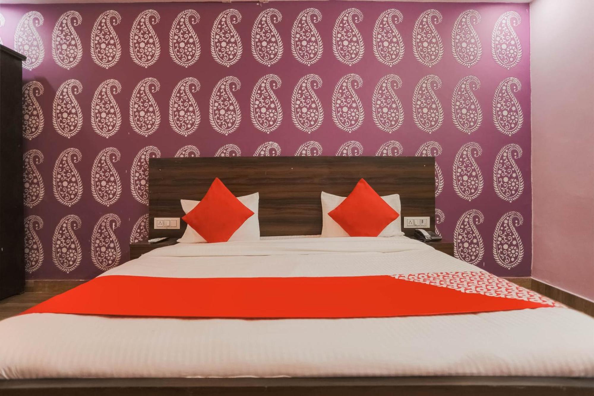 Hotel O Red Velvet Rooms & Banquet Faridabad Εξωτερικό φωτογραφία