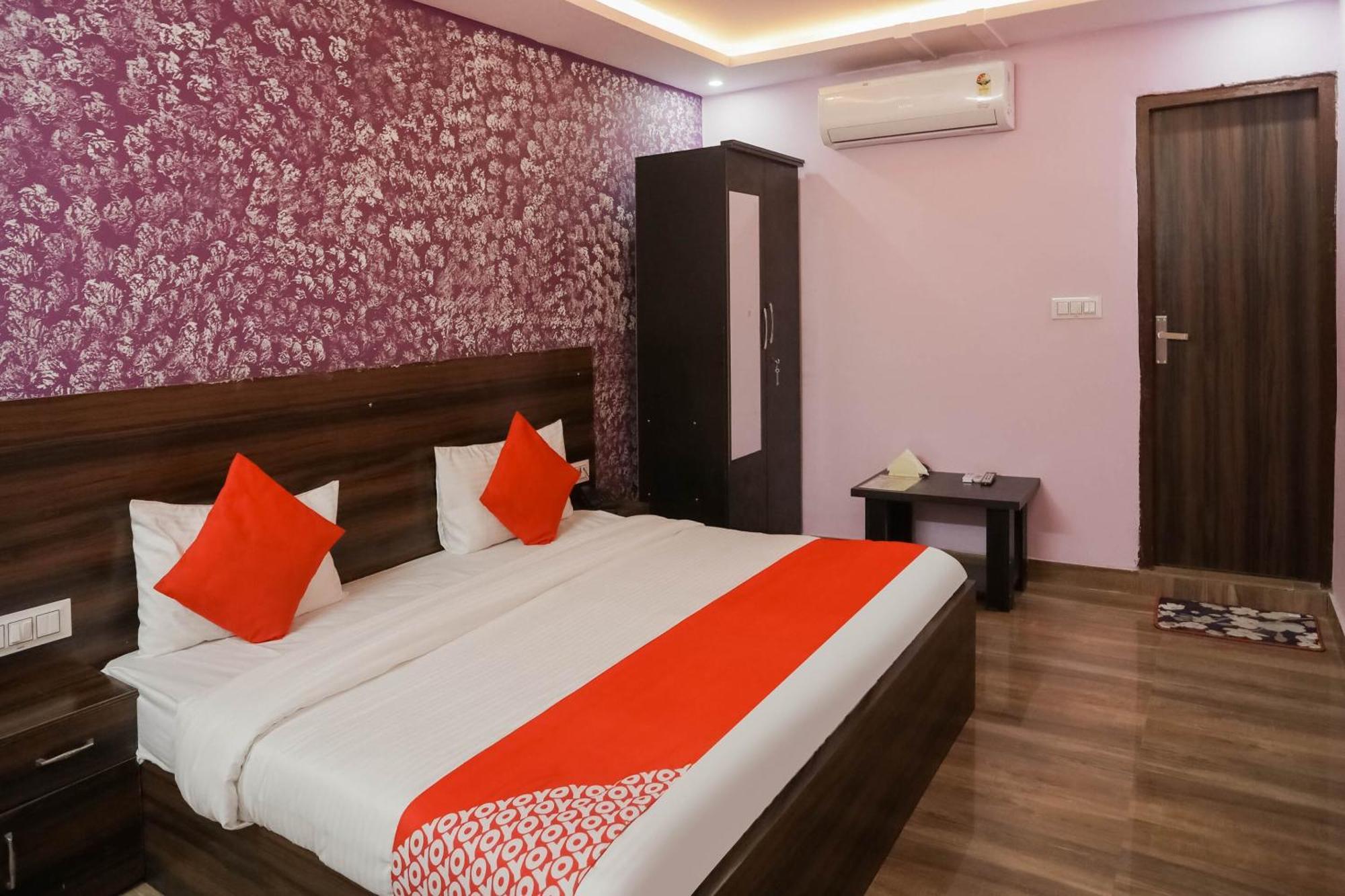 Hotel O Red Velvet Rooms & Banquet Faridabad Εξωτερικό φωτογραφία