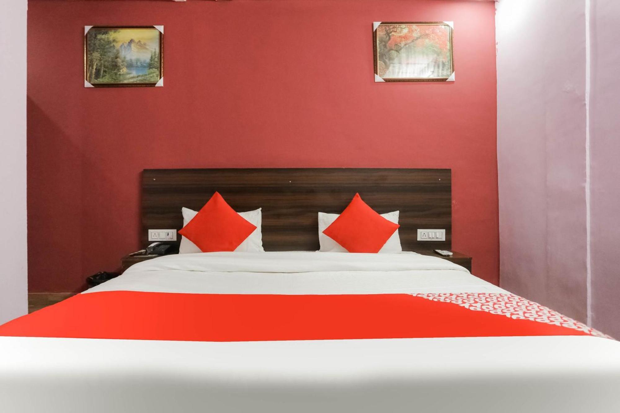 Hotel O Red Velvet Rooms & Banquet Faridabad Εξωτερικό φωτογραφία